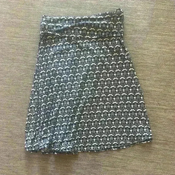 Max Studio knit skirt size medium - Picture 4 of 5